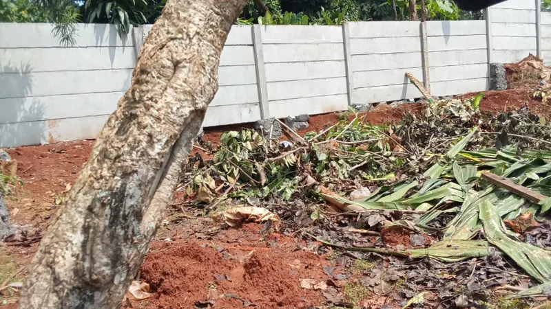 Pagar panel beton terpasang